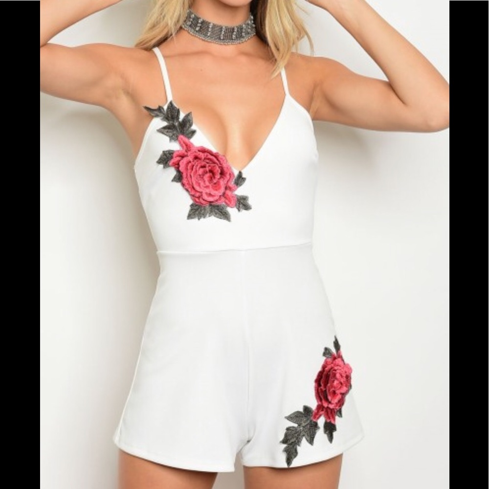 🌸White Floral Romper🌸